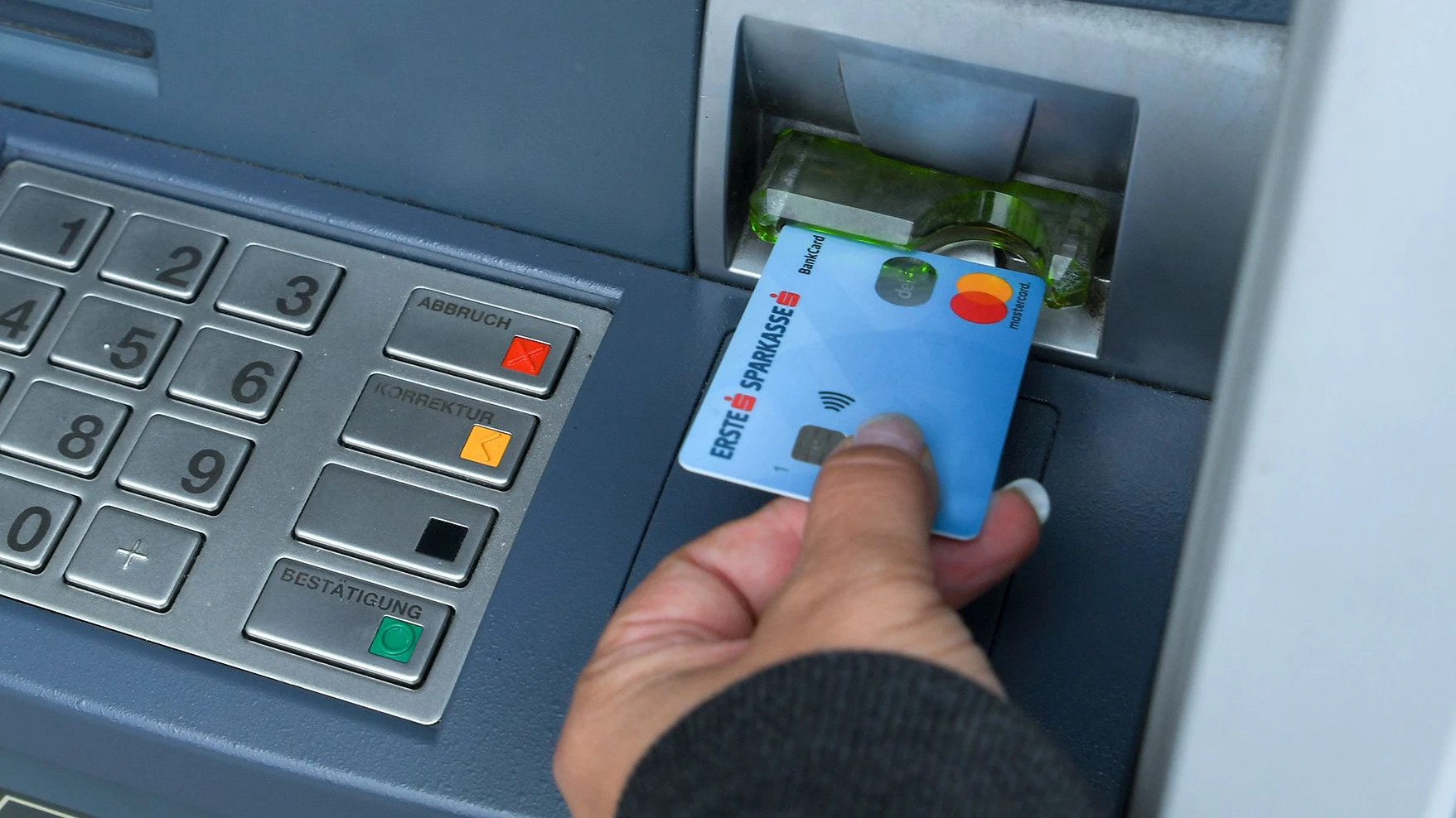 Klassische Bankomaten könnten bald ausgedient haben.