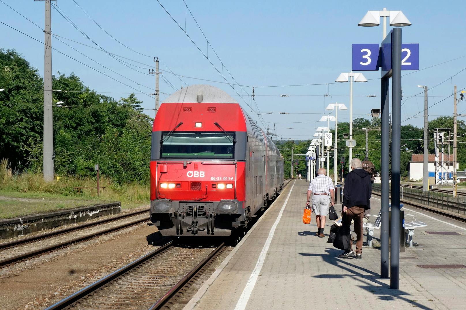 Trauriger Zwischenfall mit einem Zug in der Gemeinde Stans in Tirol (Symbolfoto)