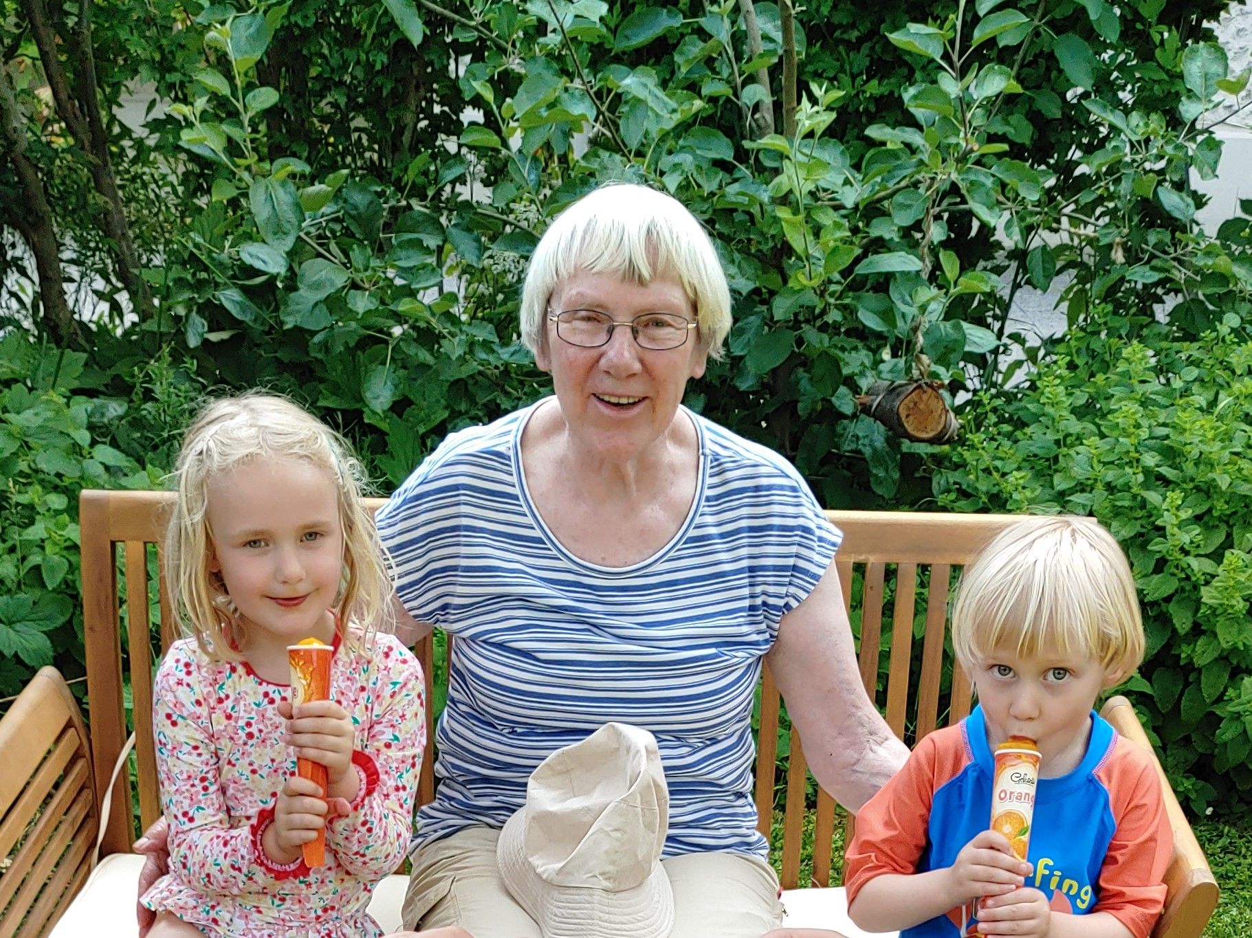 Leihomas werden dringen benötigt.