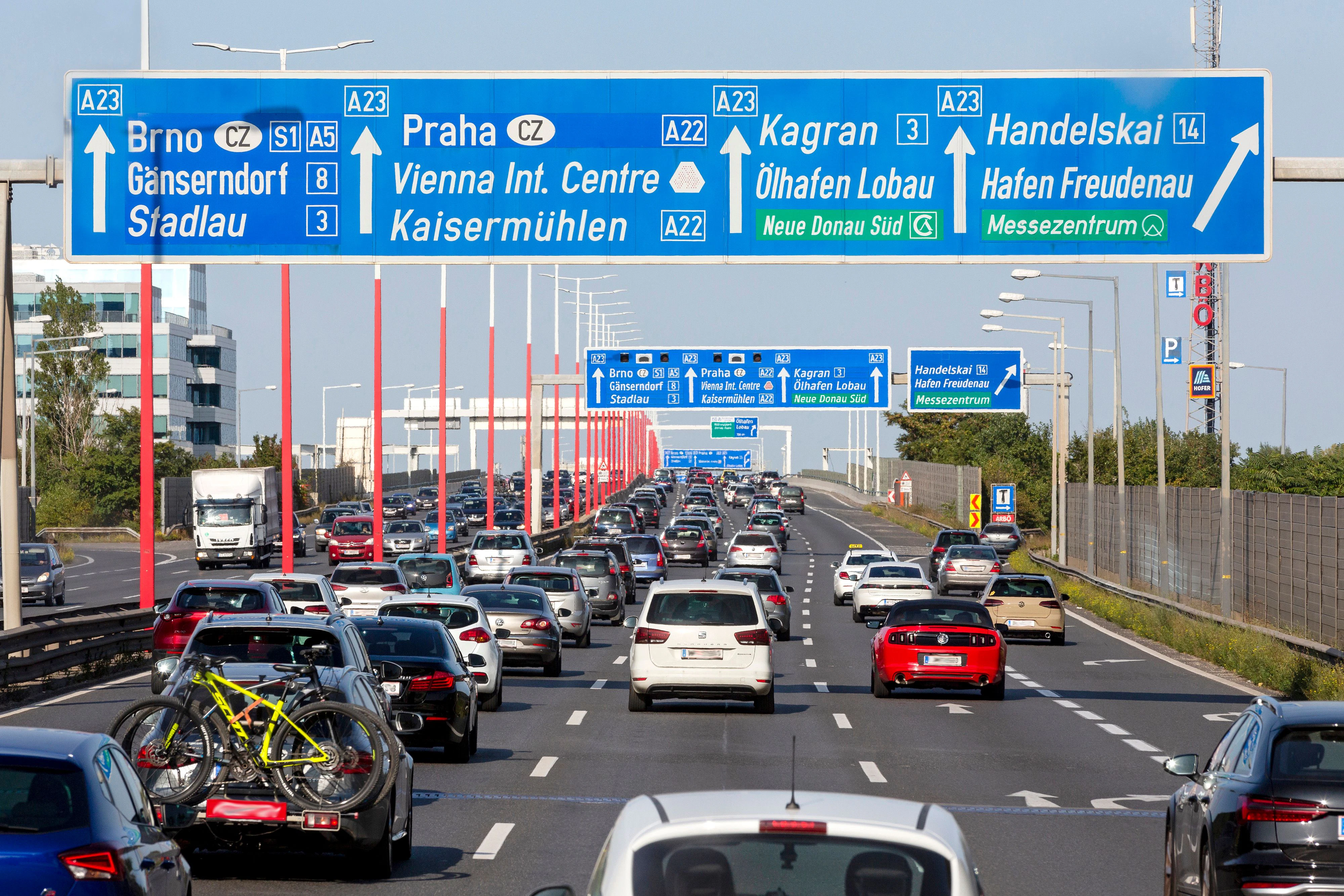 Die A23 Südosttangente wird gesperrt, Staus drohen. Symbolbild