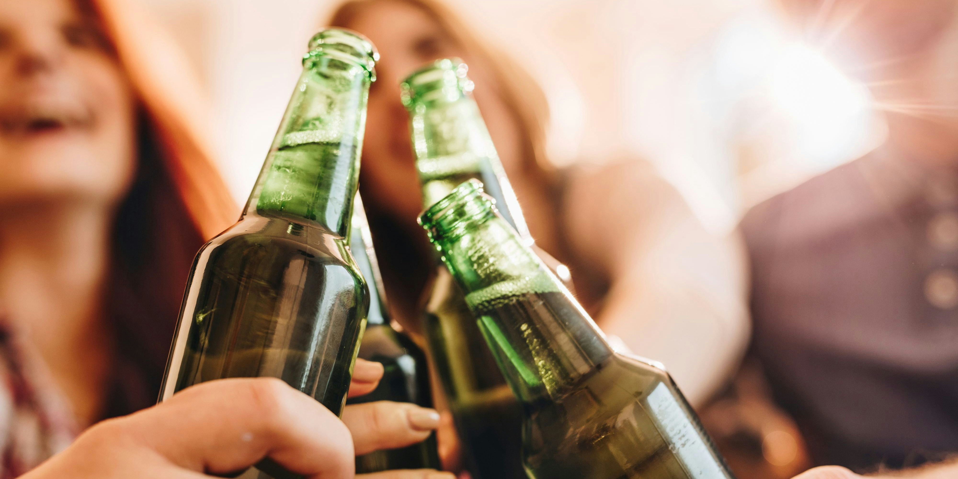 Mit einem Impfnachweis kann man sich sein Bier der Marke Murauer abholen.