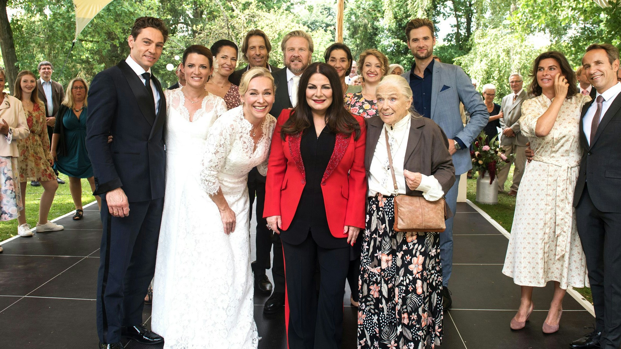 Stargast der "Rote Rosen"-Doppel-Hochzeit in keine Geringere als <strong>Marianne Rosenberg</strong>
