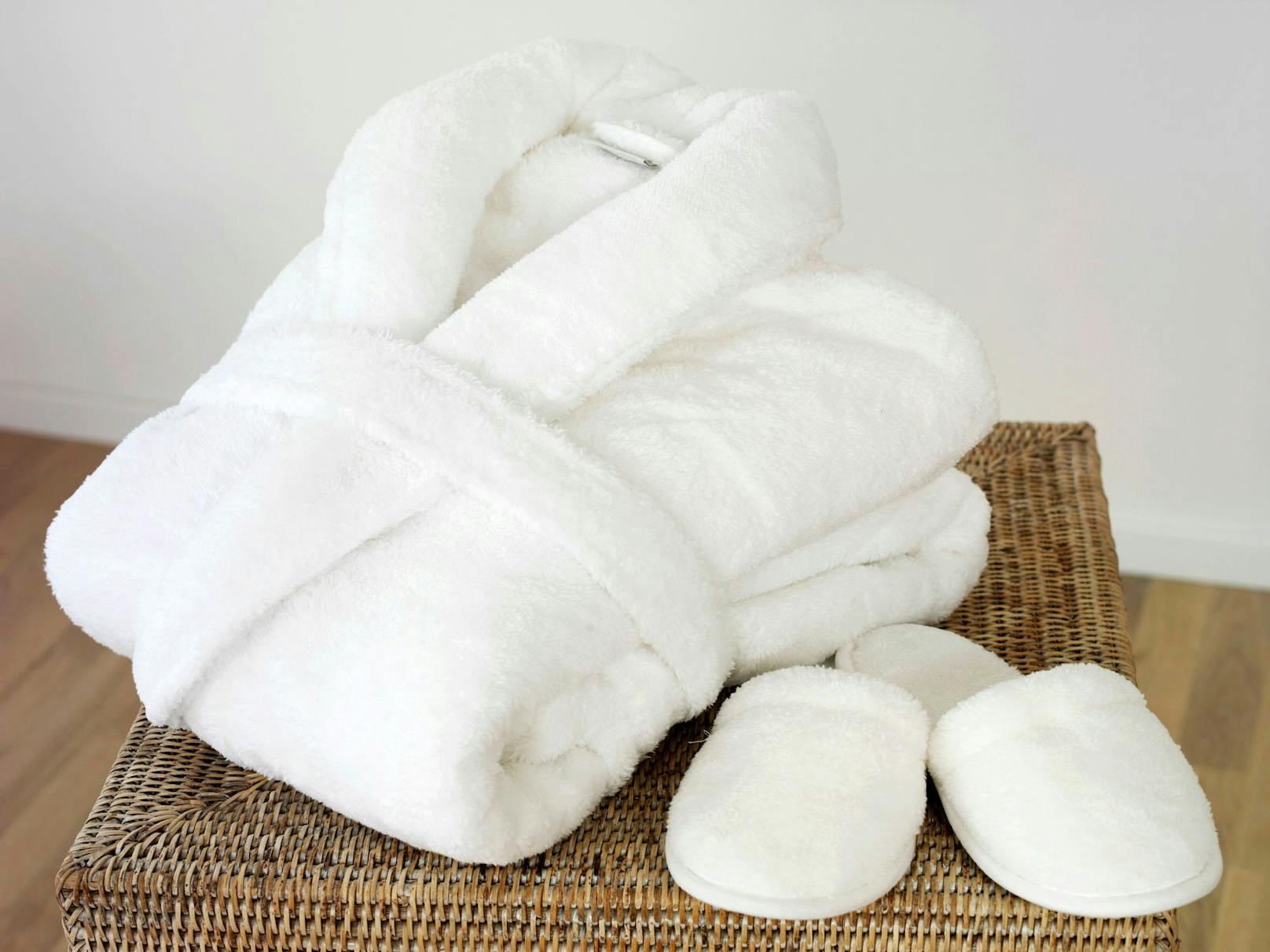 Bademäntel, Handtücher und Pantoffeln sollten unbedingt im Hotelzimmer bleiben. 