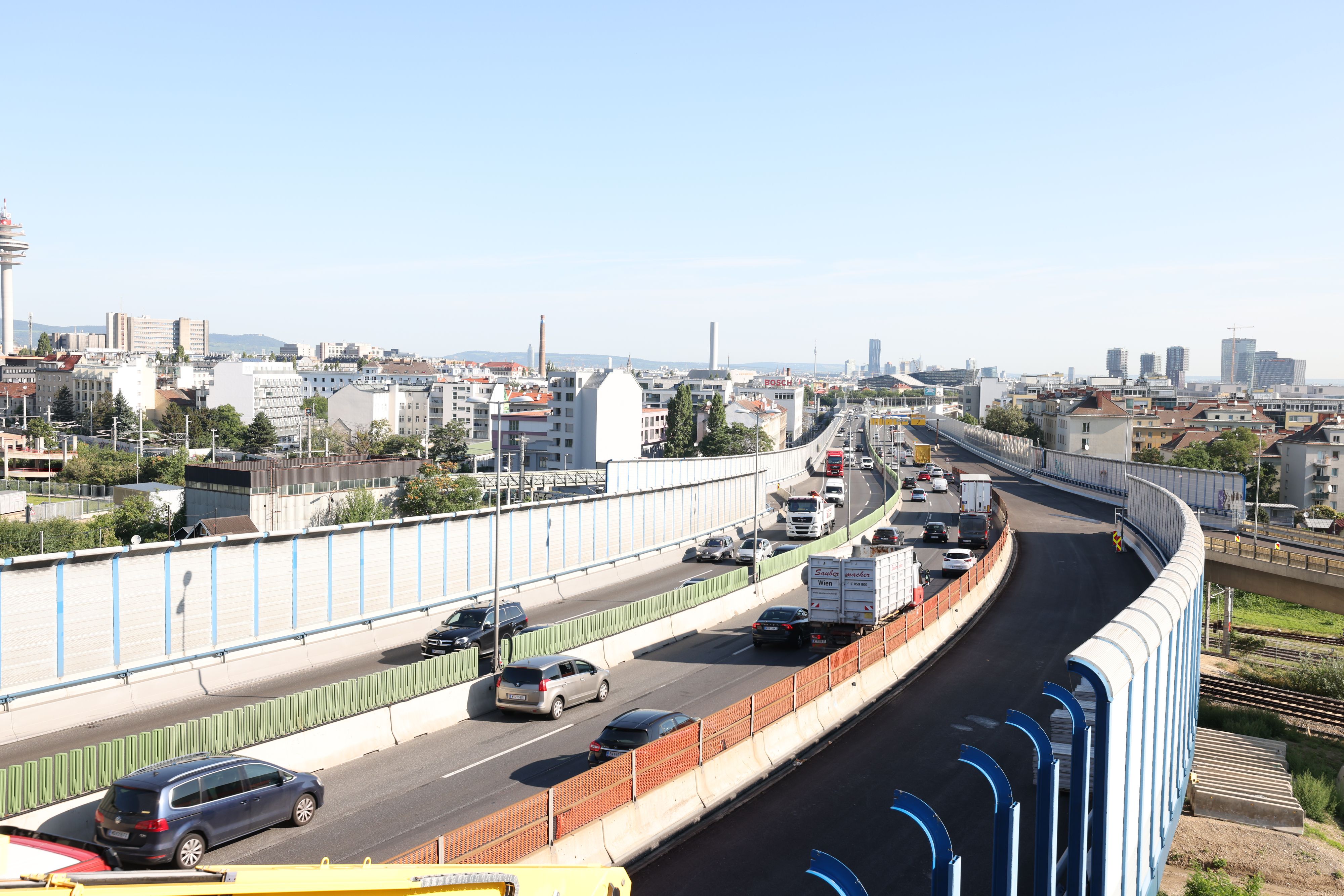 Die Tangente muss am Samstag und Sonntag (14. und 15. August) zwischen den Anschlussstellen Gürtel/Landstraße und Verteilerkreis Favoriten für den Verkehr in beiden Richtungen gesperrt werden.