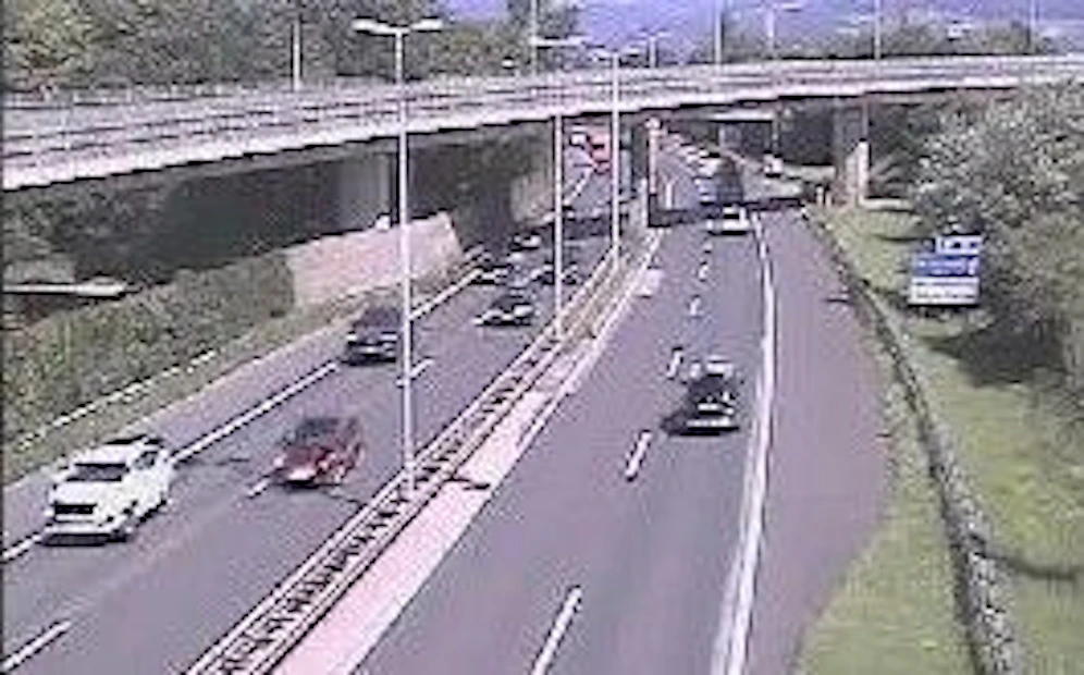 Auf der A7 fuhr am Dienstag in der Früh eine Radfahrerin.