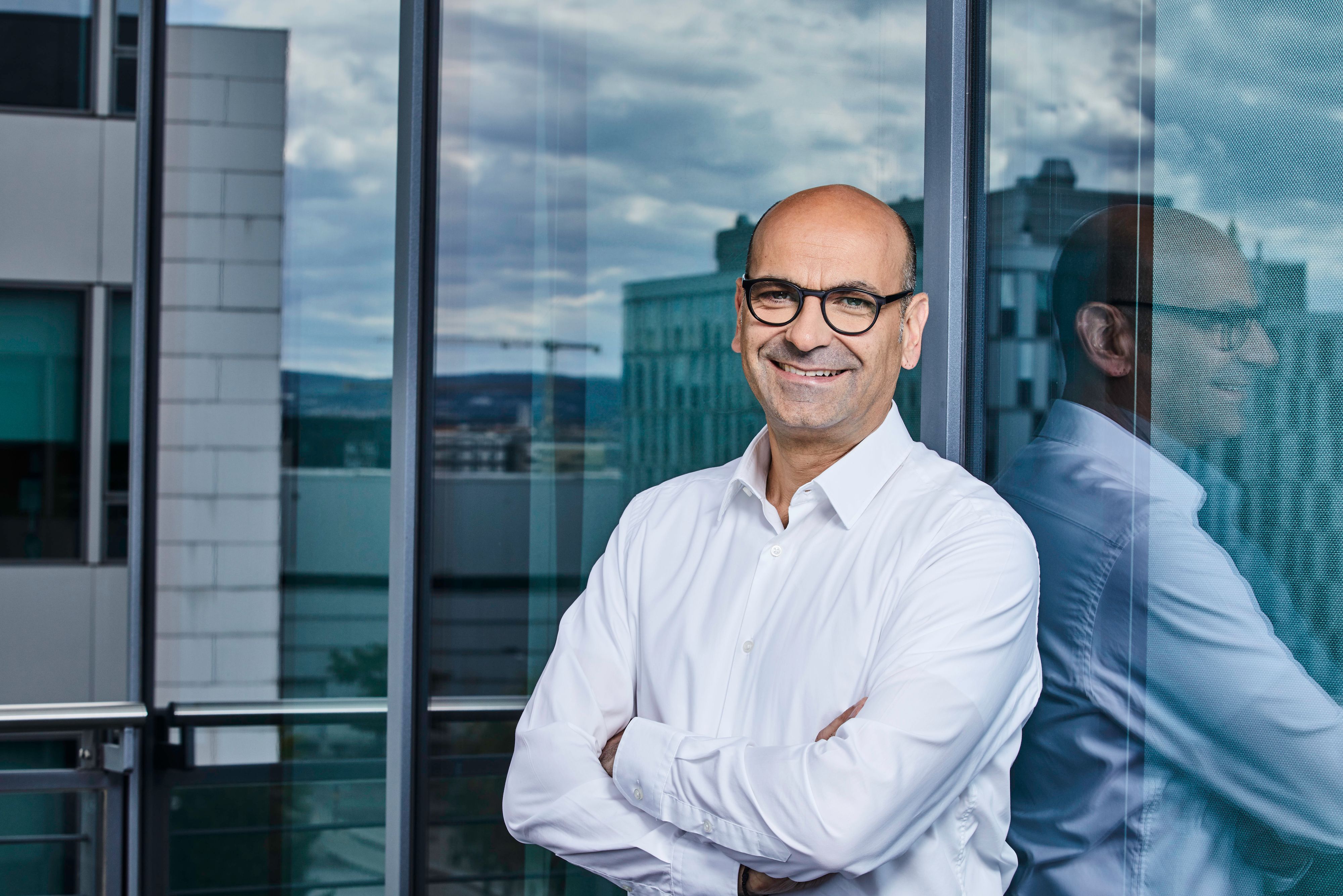 Alexander Schönegger, Managing Director von Philip Morris Austria, macht Dampf für IQOS.