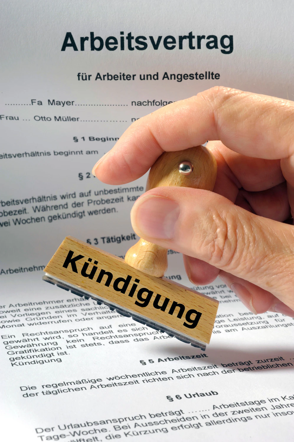 Die Frau wurde einfach gekündigt.