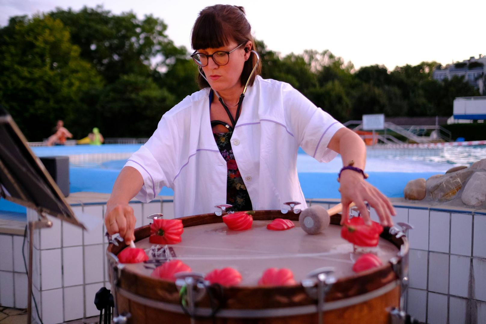 Bei der Badeoper "duck and listen!" von Georg Nussbaumer werden Wiener Bäder zur Musikbühne. Auch unter Wasser gibt’s was auf die Ohren!