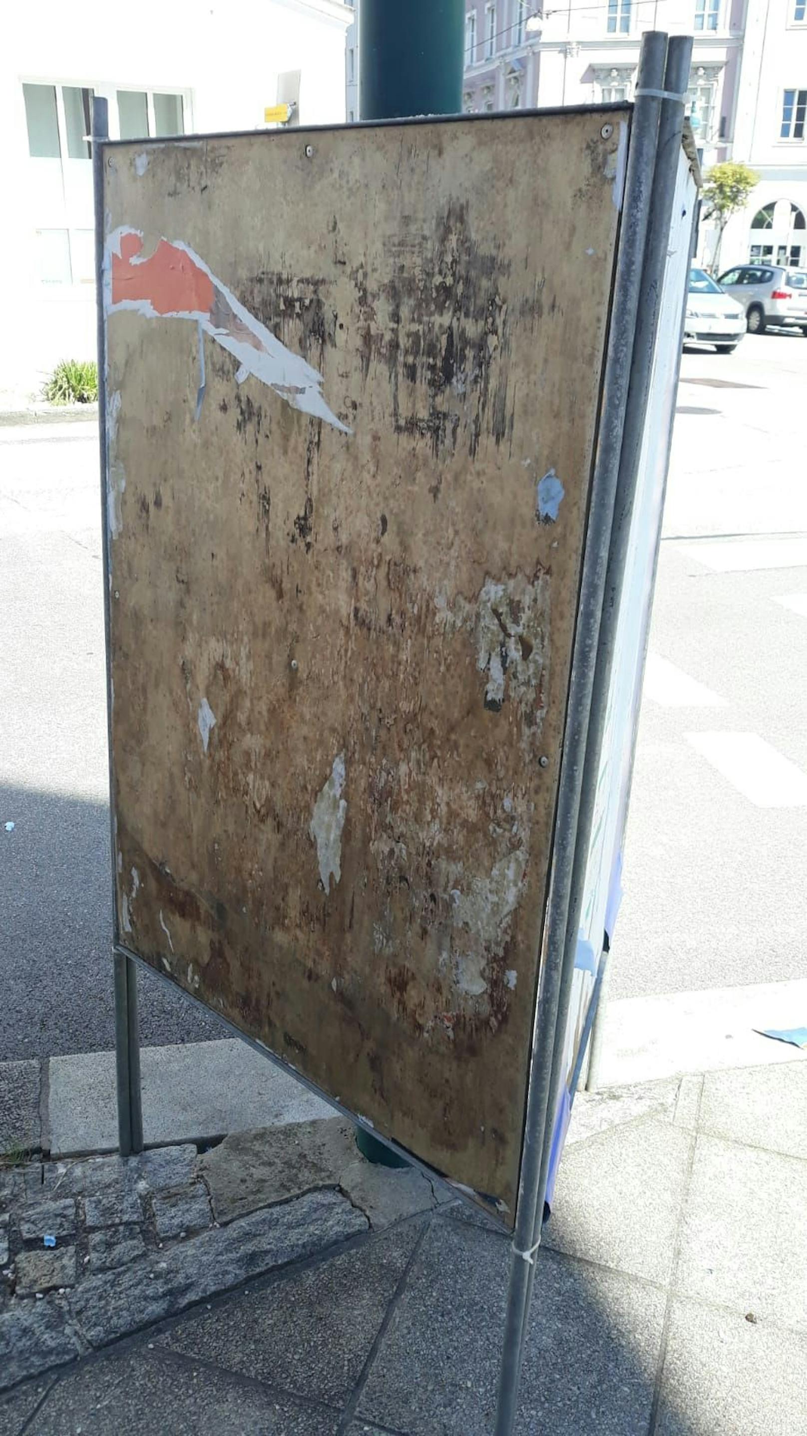 Rund 30 FPÖ-Plakate wurde heuer schon zerstört oder beschmiert.