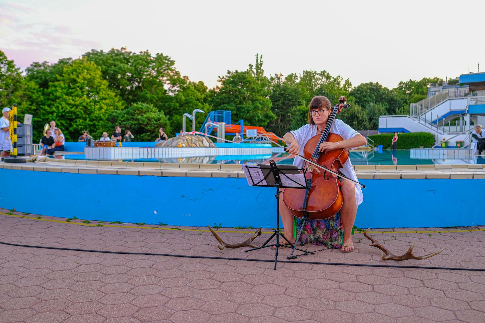 Bei der Badeoper "duck and listen!" von Georg Nussbaumer werden Wiener Bäder zur Musikbühne. Auch unter Wasser gibt’s was auf die Ohren!