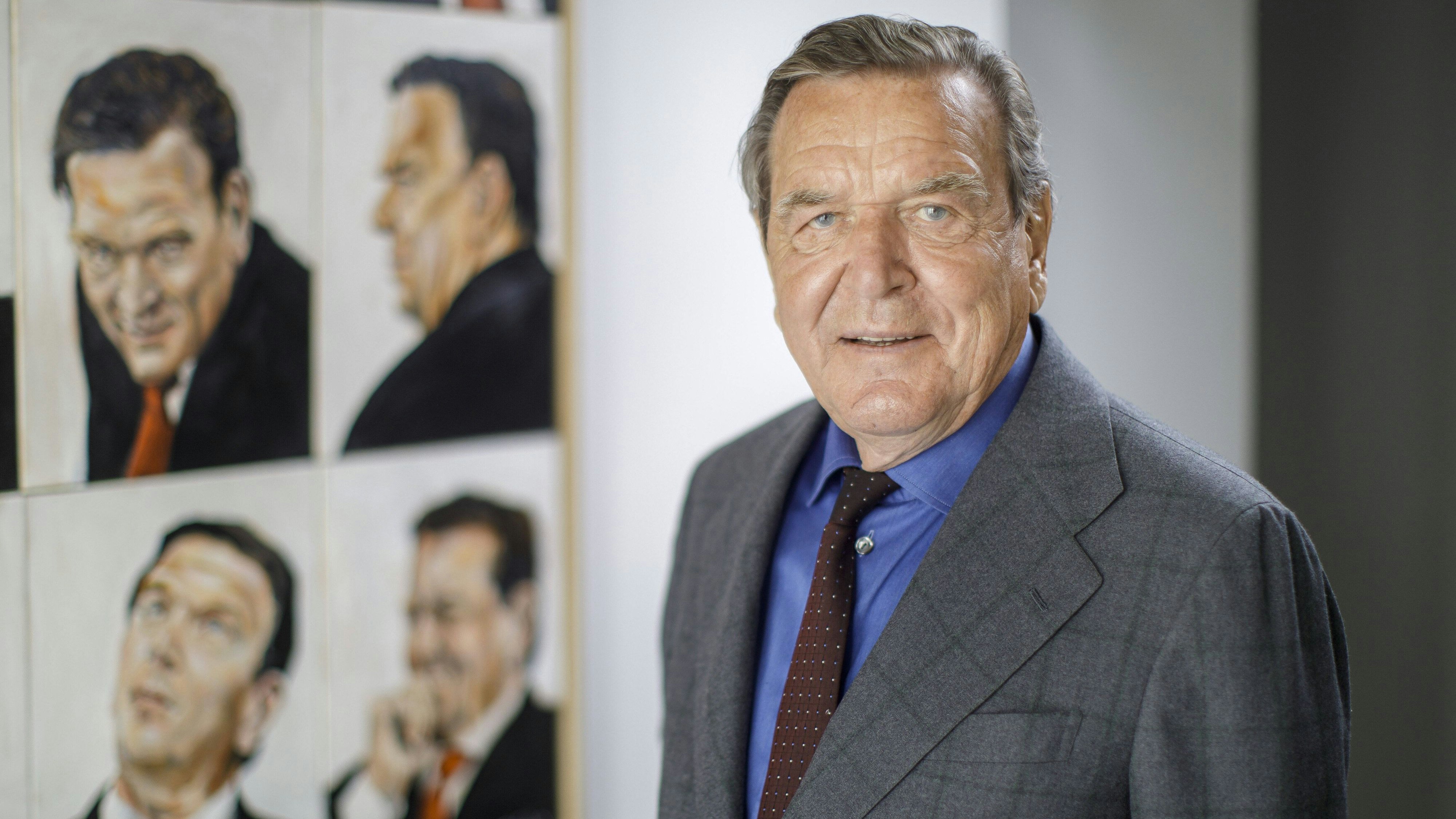 Ex-Kanzler Gerhard Schroeder setzt sich für die Currywurst ein. 