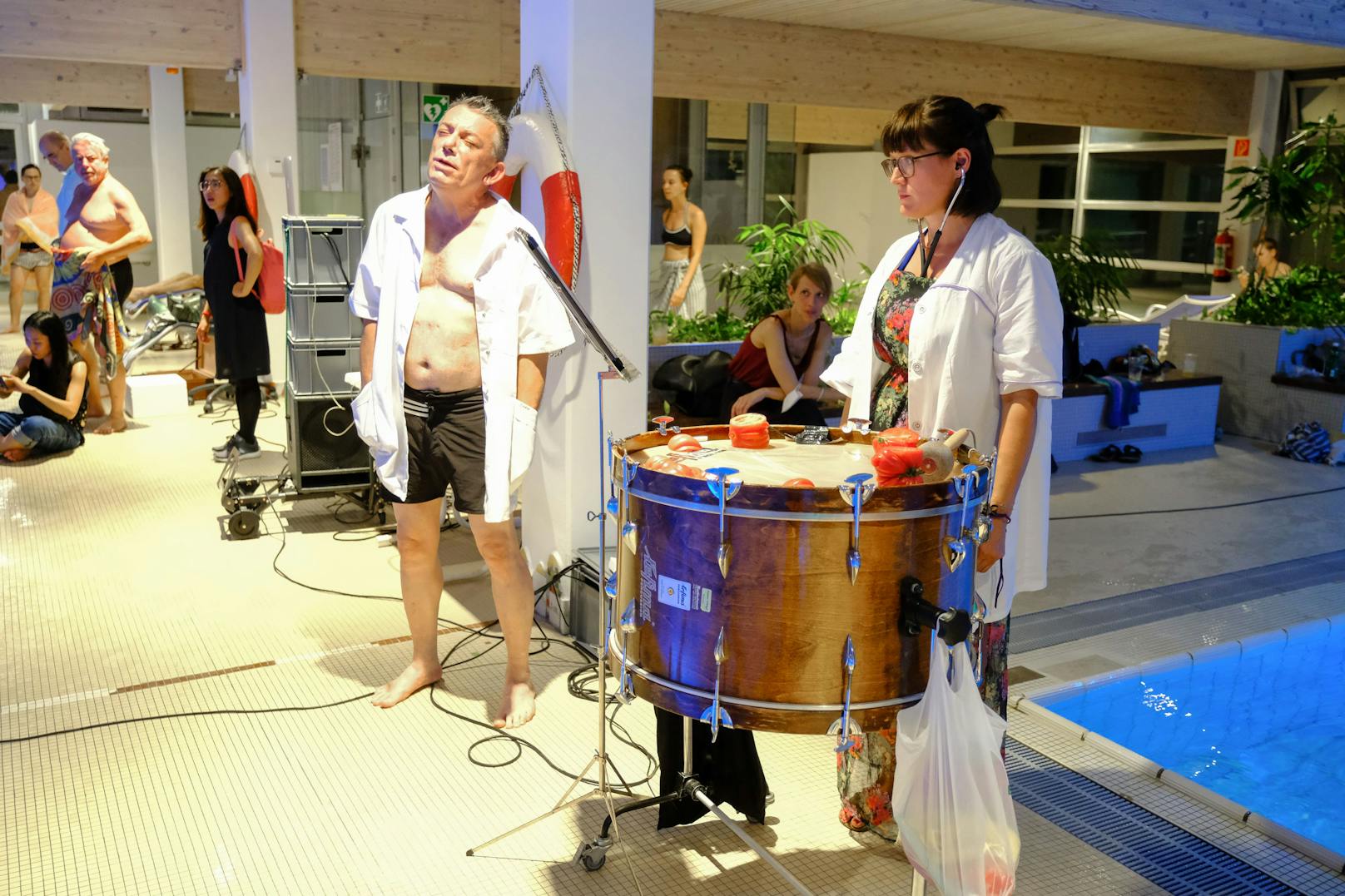 Bei der Badeoper "duck and listen!" von Georg Nussbaumer werden Wiener Bäder zur Musikbühne. Auch unter Wasser gibt’s was auf die Ohren!