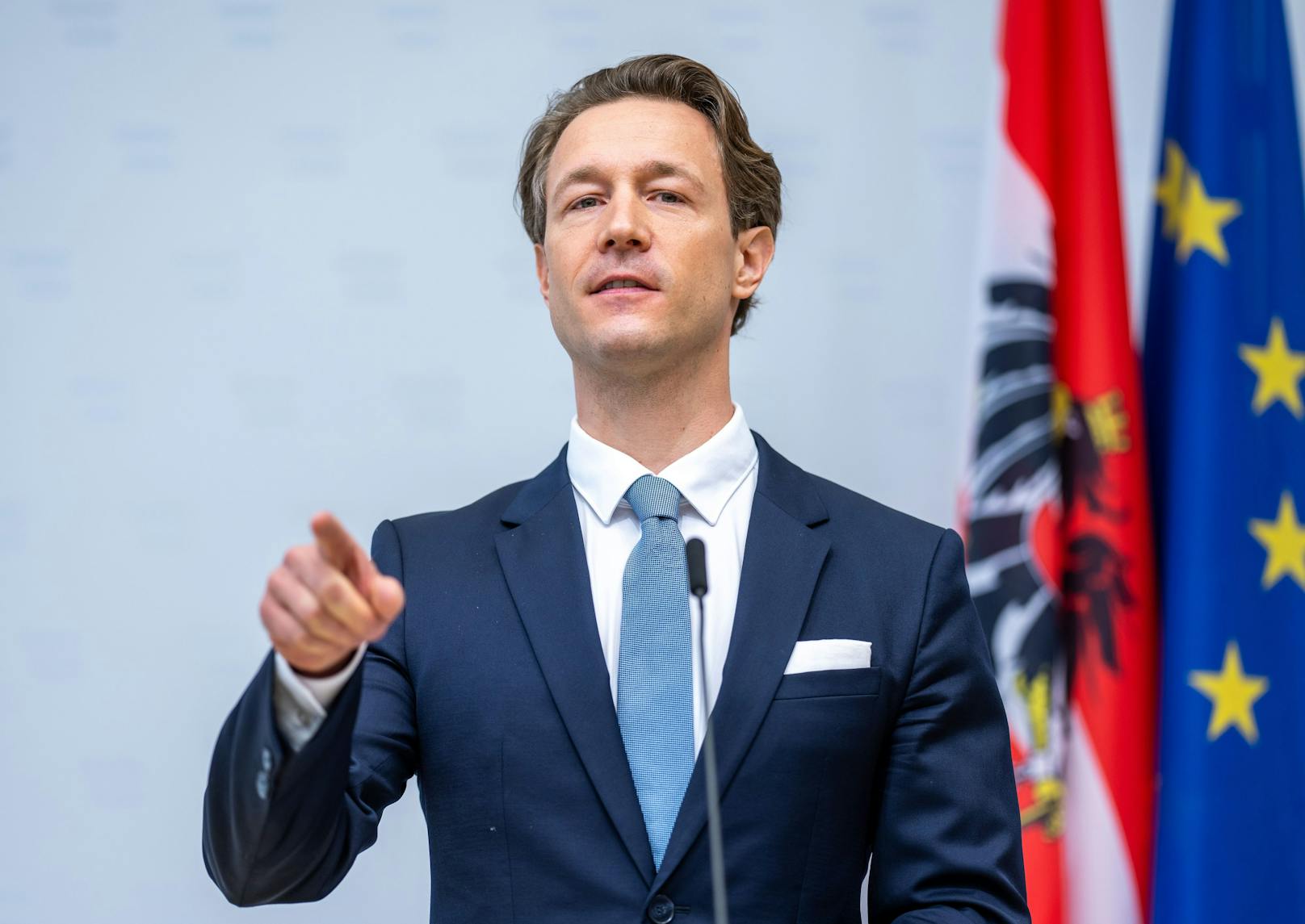 ÖVP-Affäre – Blümel beantragt Prüfung im Ministerium