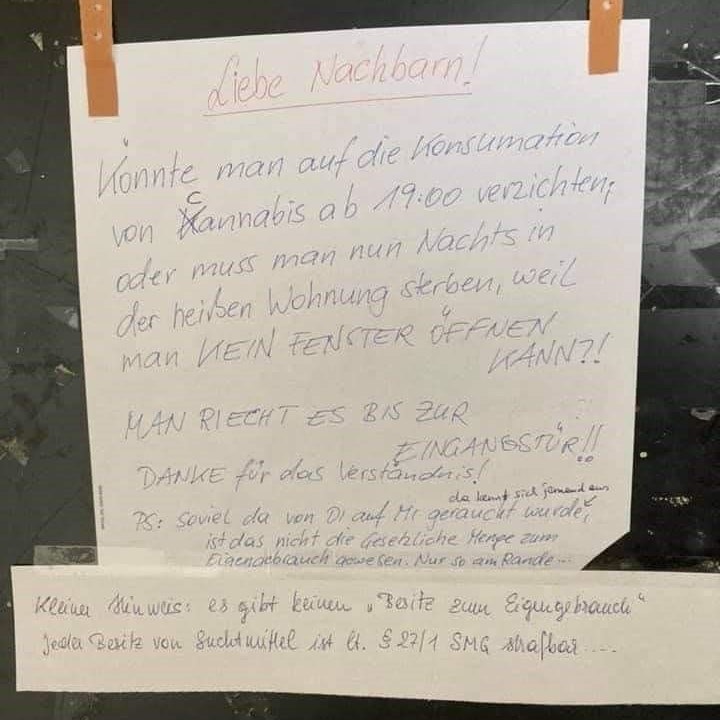 Bewohner beklagen sich über den komischen Geruch im Haus.