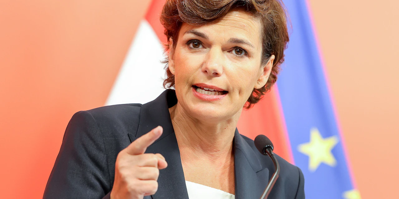SPÖ-Chefin Rendi-Wagner fordert Geimpfte zum Testen auf - Vimarsana News