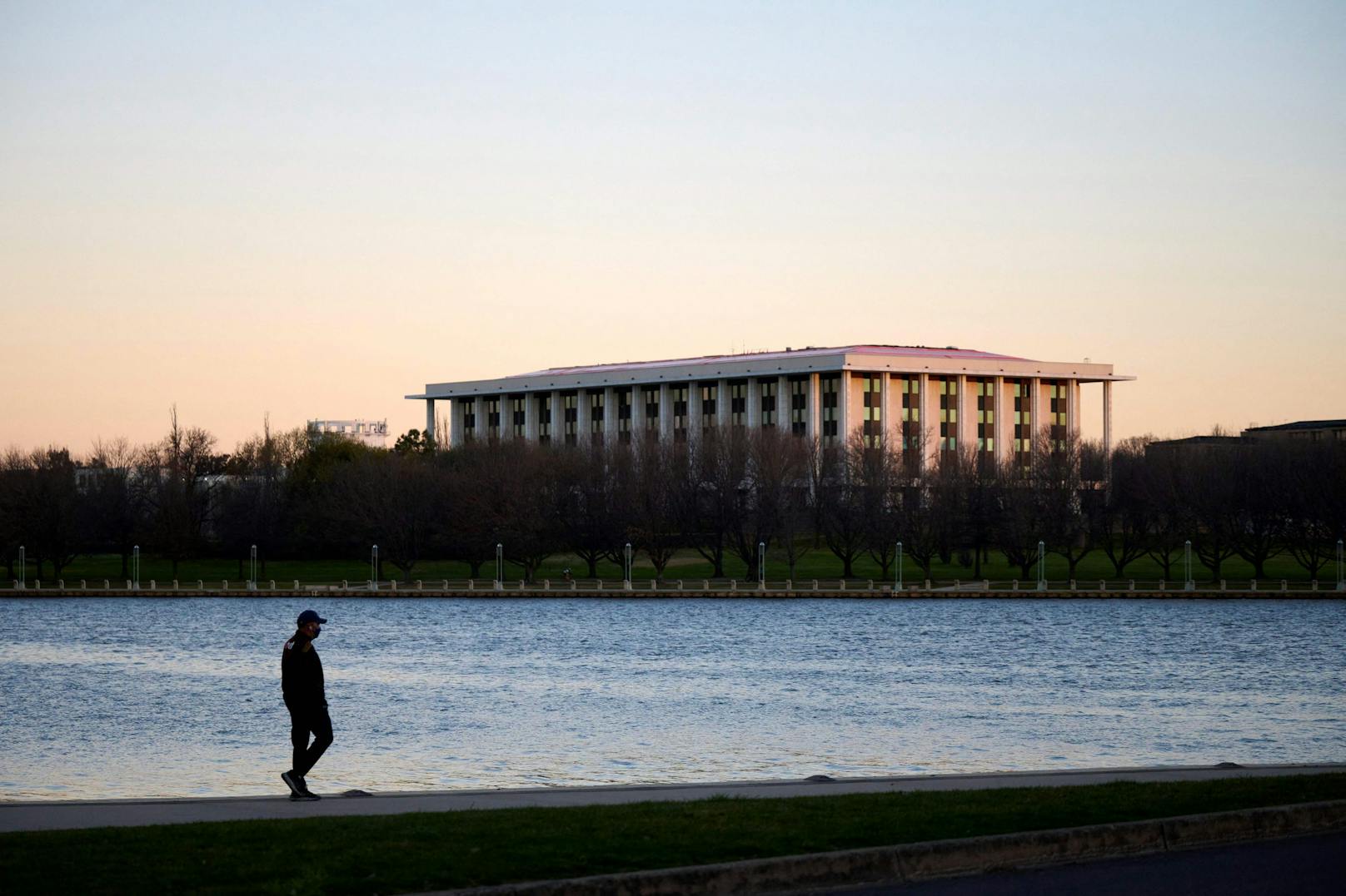 Die australische Hauptstadt Canberra schickt wegen eines positiven Falls 400.000 Menschen in den Lockdown.