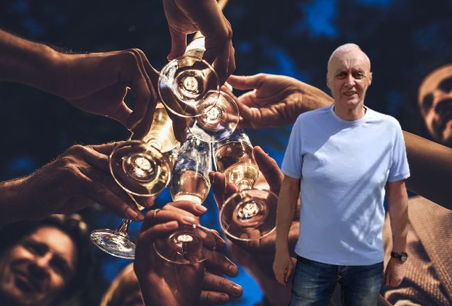Heinz Novak und Symbolfoto im Hintergrund.