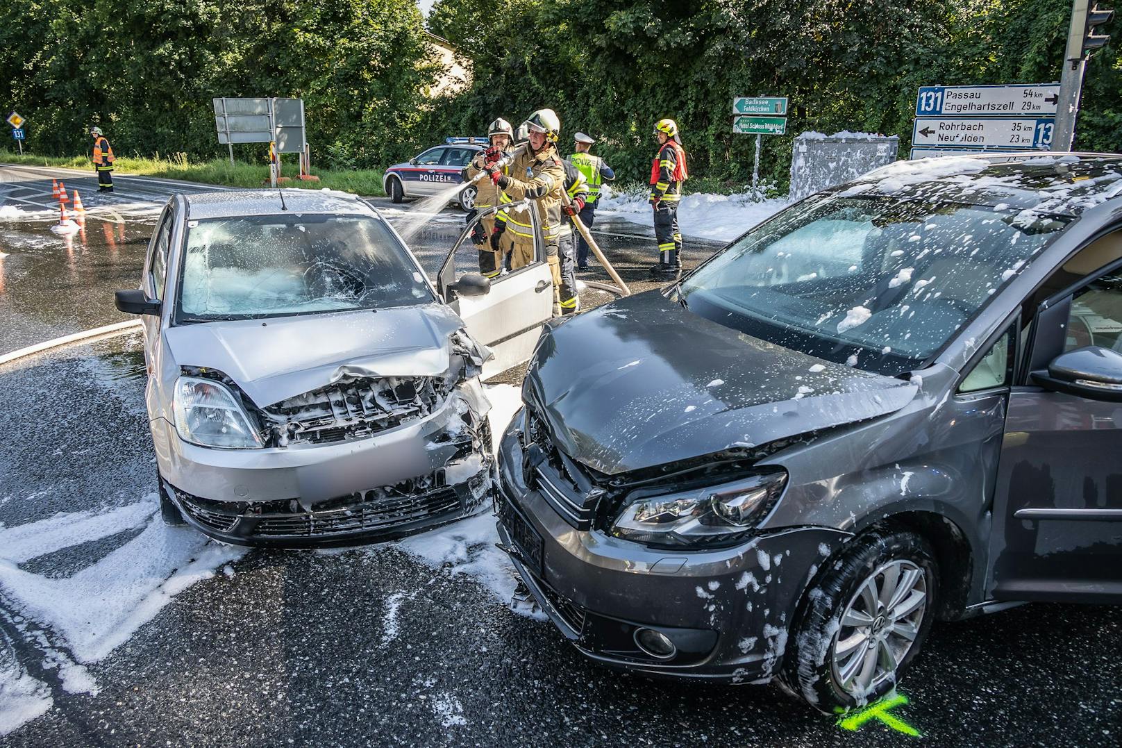 Die VW-Lenkerin hatte den Kleinwagen beim Abbiegen übersehen.