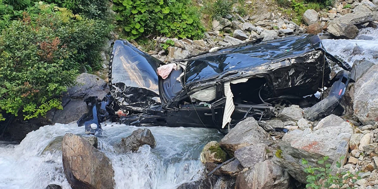 32-Jähriger stürzt bei Heimreise mit Auto in den Tod - Vimarsana News