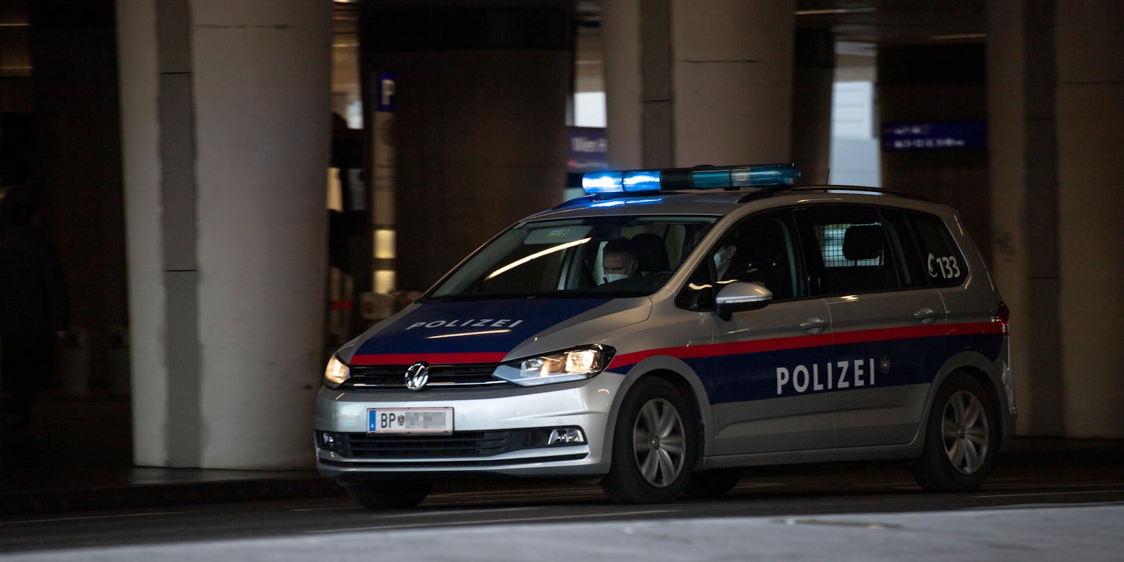 Eine Funkstreife der Wiener Polizei in Wien-Favoriten (Symbolbild).