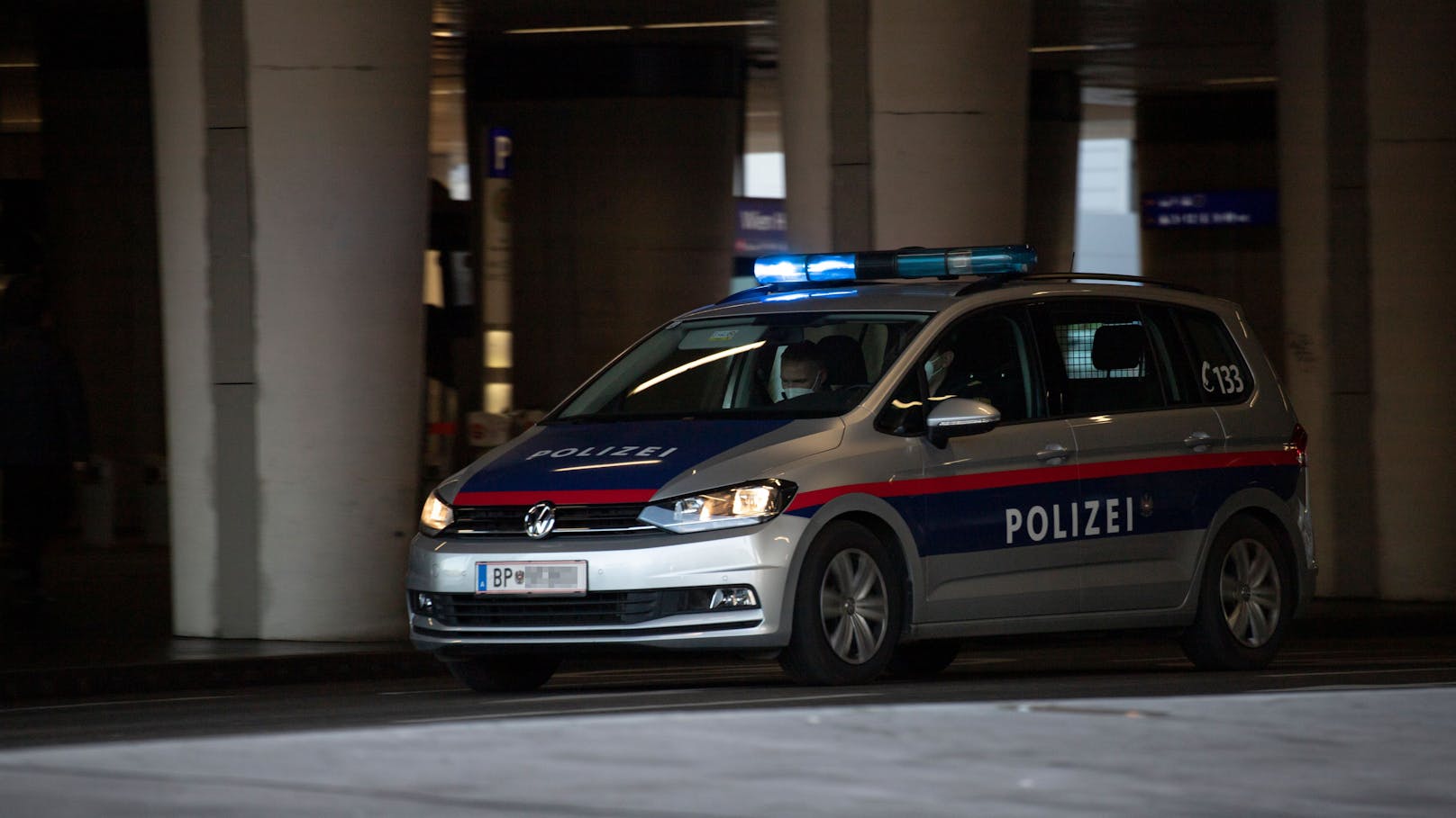 Eine Funkstreife der Wiener Polizei in Wien-Favoriten (Symbolbild)