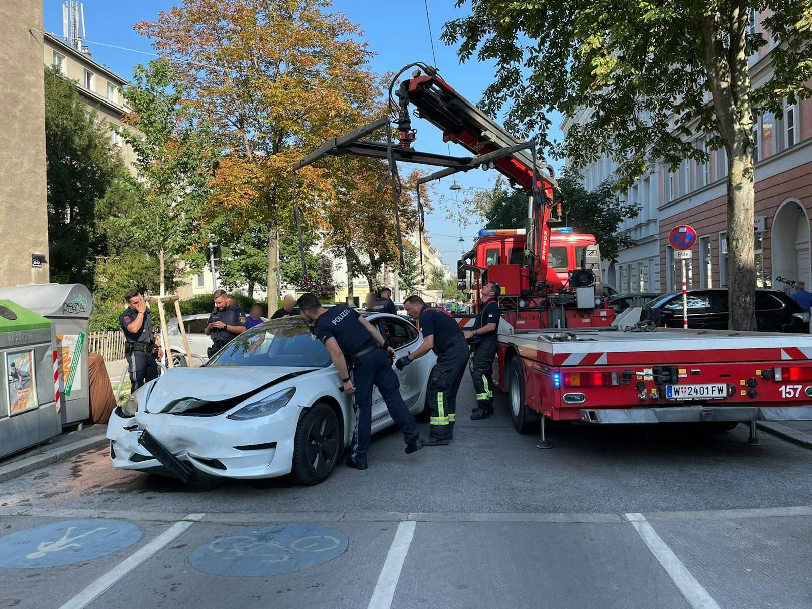 Tesla-Crash in Wien-Ottakring