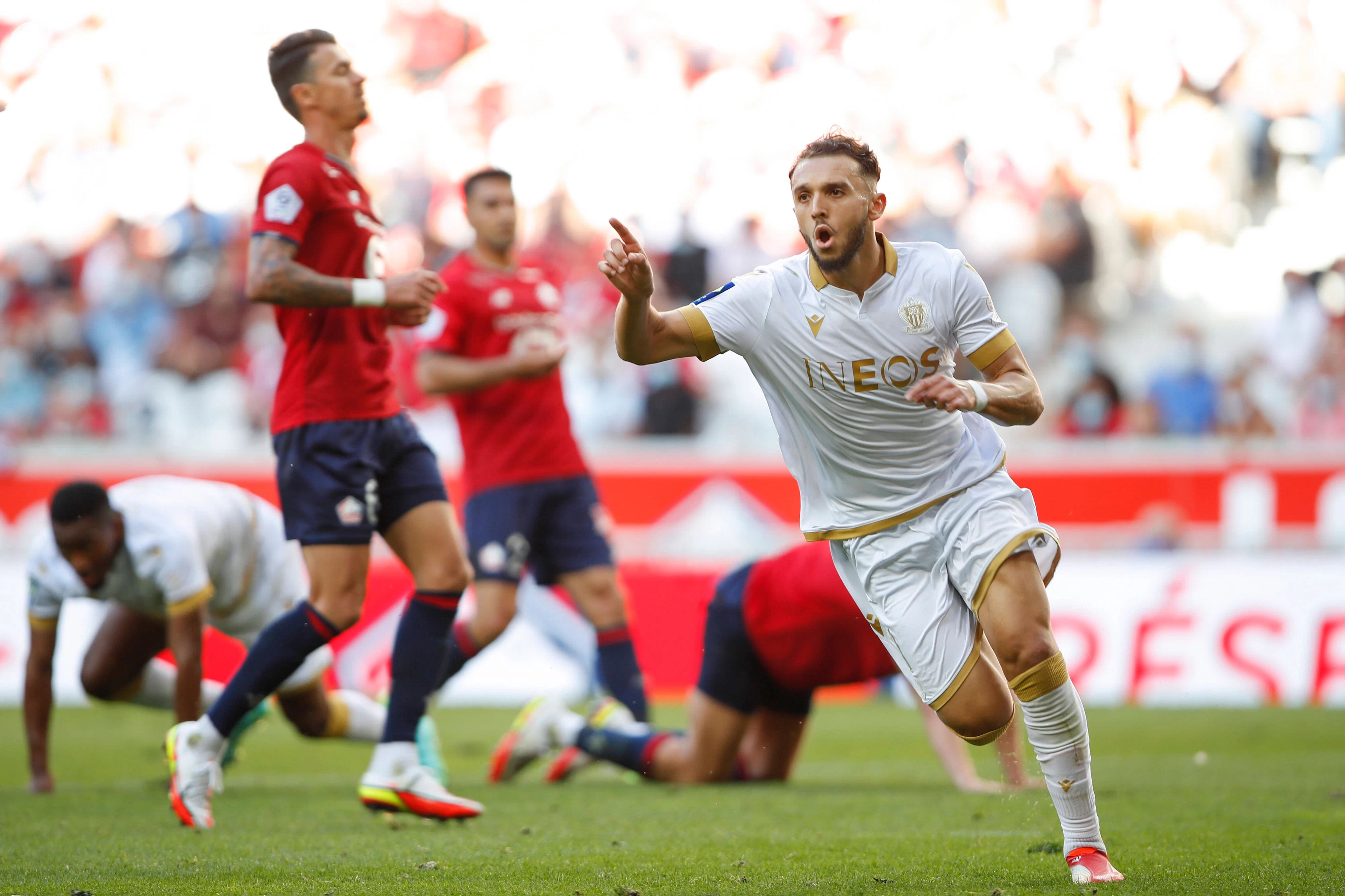 Amine Gouiri jubelt über das 4:0 gegen Lille.