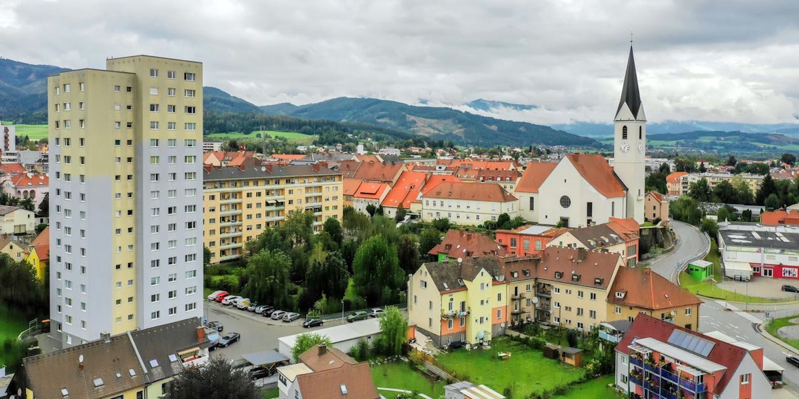 "Ausländische Burschen" sollen die 22-Jährige in Knittelfeld (Steiermark) verprügelt haben.