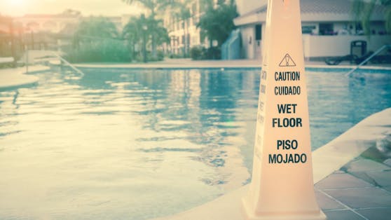 Der Vorfall ereignete sich in einem Swimmingpool in Lignano.