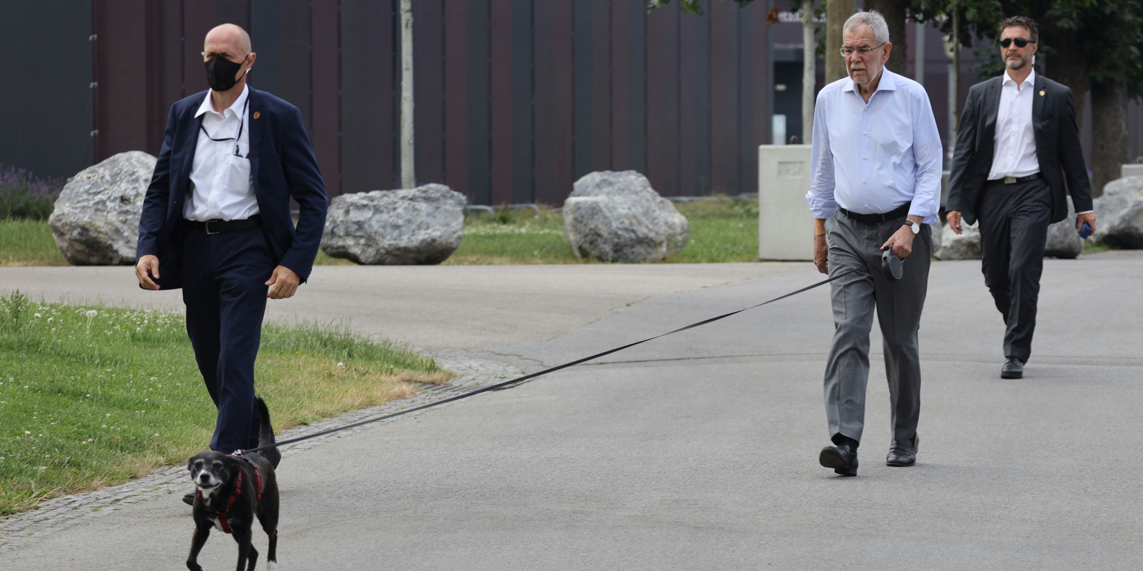 Kein Regierungsmitglied, als Staatsoberhaupt aber natürlich auch unter Personenschutz: Alexander Van der Bellen
