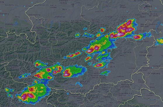 Die Unwetter verlagern sich immer weiter in Richtung Osten.