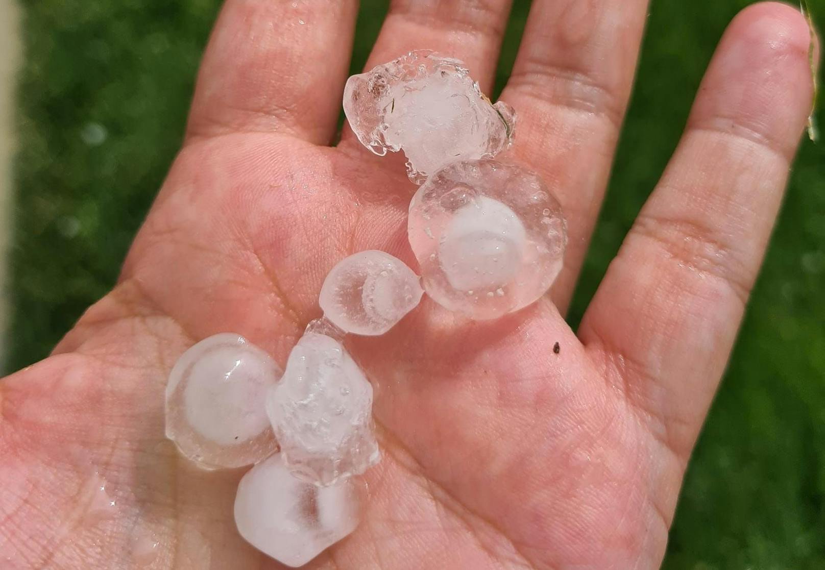 Kurz nach 15 Uhr dann erster Hagel