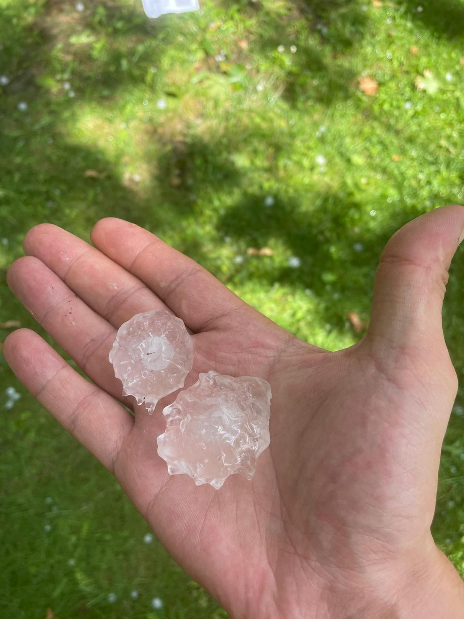 Hagel im Höpflerbad (Liesing)