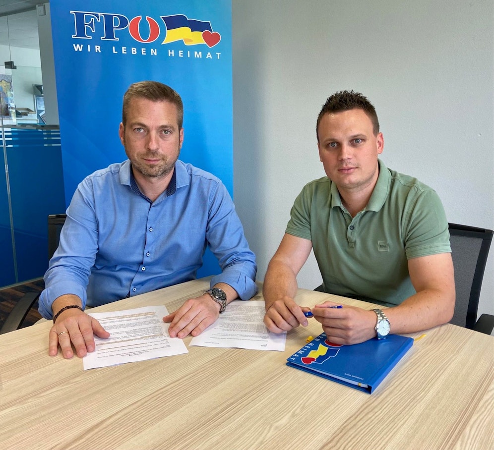FP-Gemeinderat Klaus Otzlberger und FP-Landesparteisekretär Andreas Bors (r.)