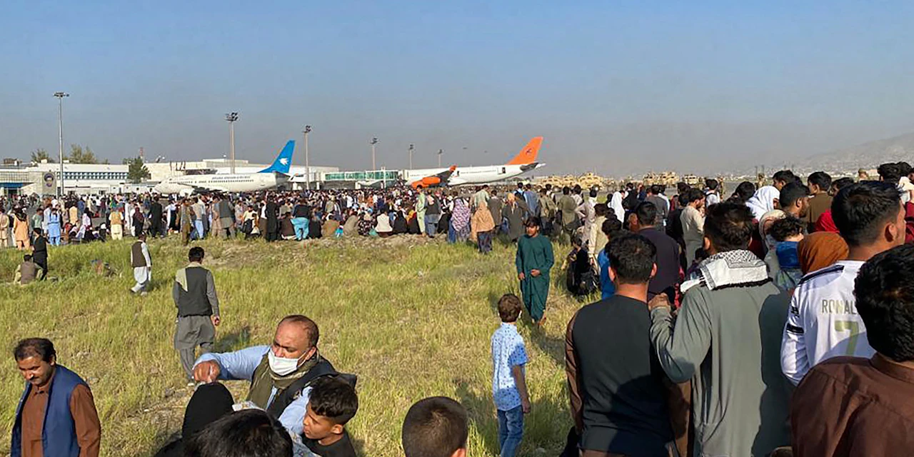 Mindestens 5 Tote bei Schüssen am Flughafen von Kabul - Vimarsana News