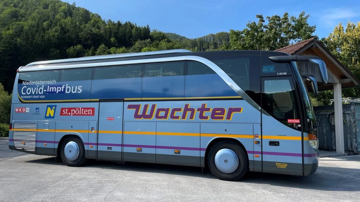 In St. Pölten fährt der Impfbus vor.