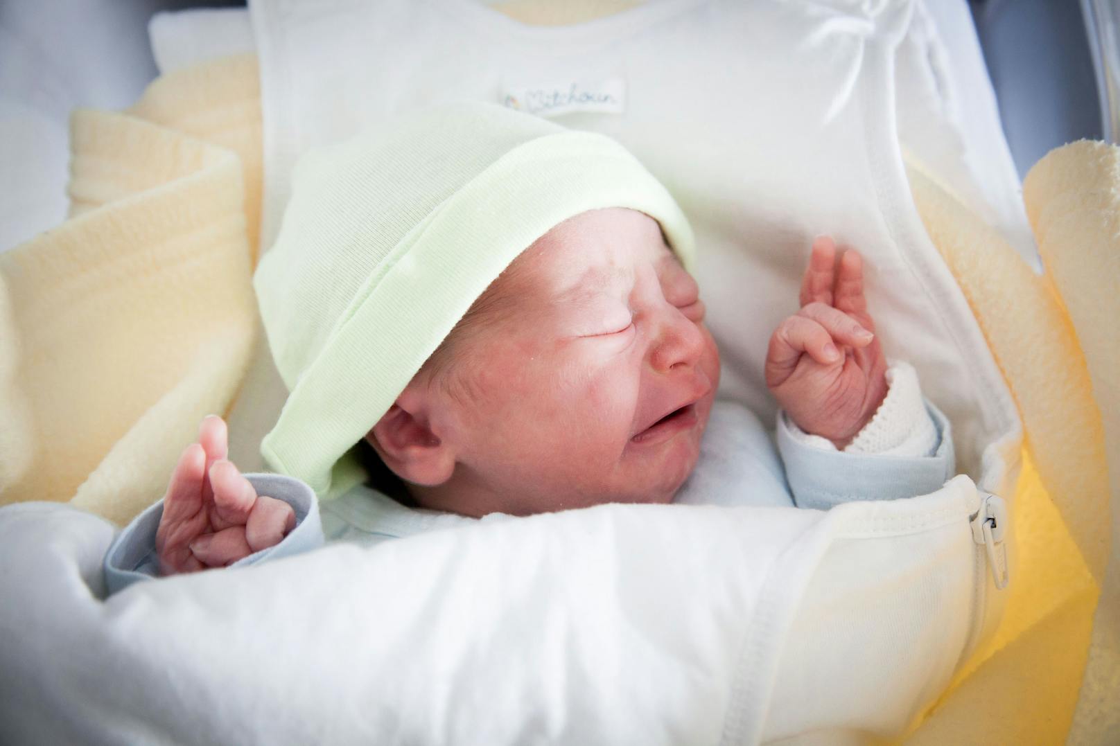 Innerhalb von einer Woche landeten ein Dutzend Neugeborene wegen Corona in der Notaufnahme des Lenval-Krankenhauses. (Symbolbild)