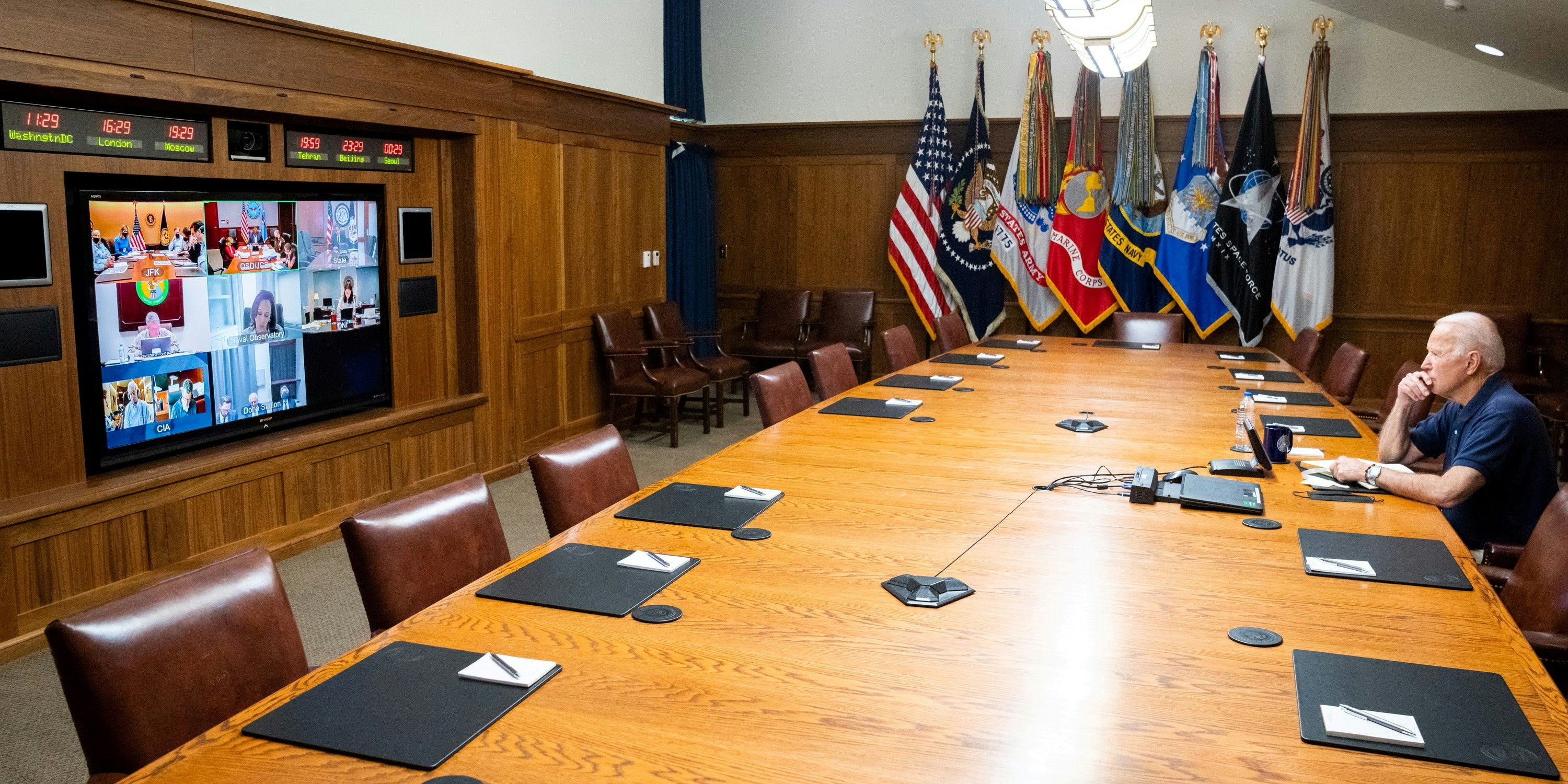 Biden bei einer Videokonferenz in Camp David.