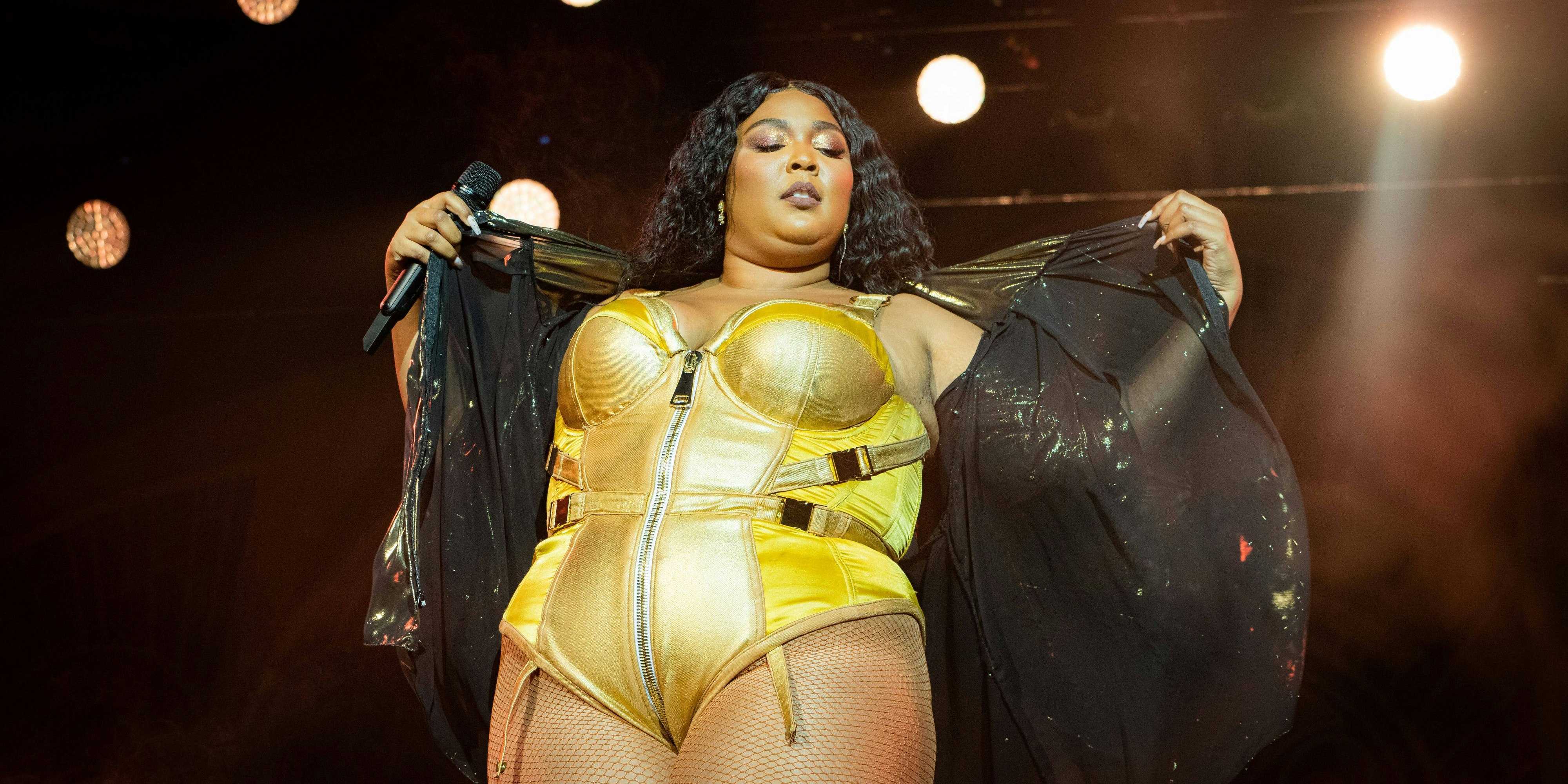 Lizzo brach während Instagram-Live in Tränen aus.