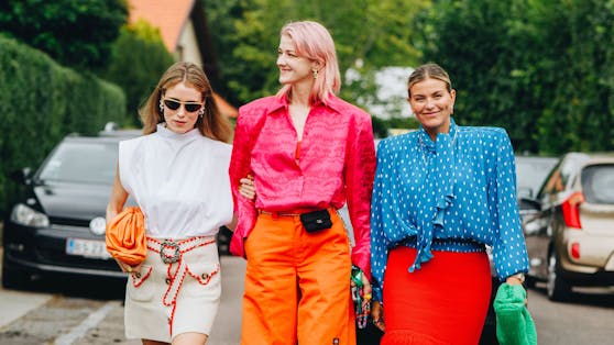 Die Influencerinnen Annabel Rosendahl, Marianne Theodorsen und Janka Polliani setzen auf Farbe.