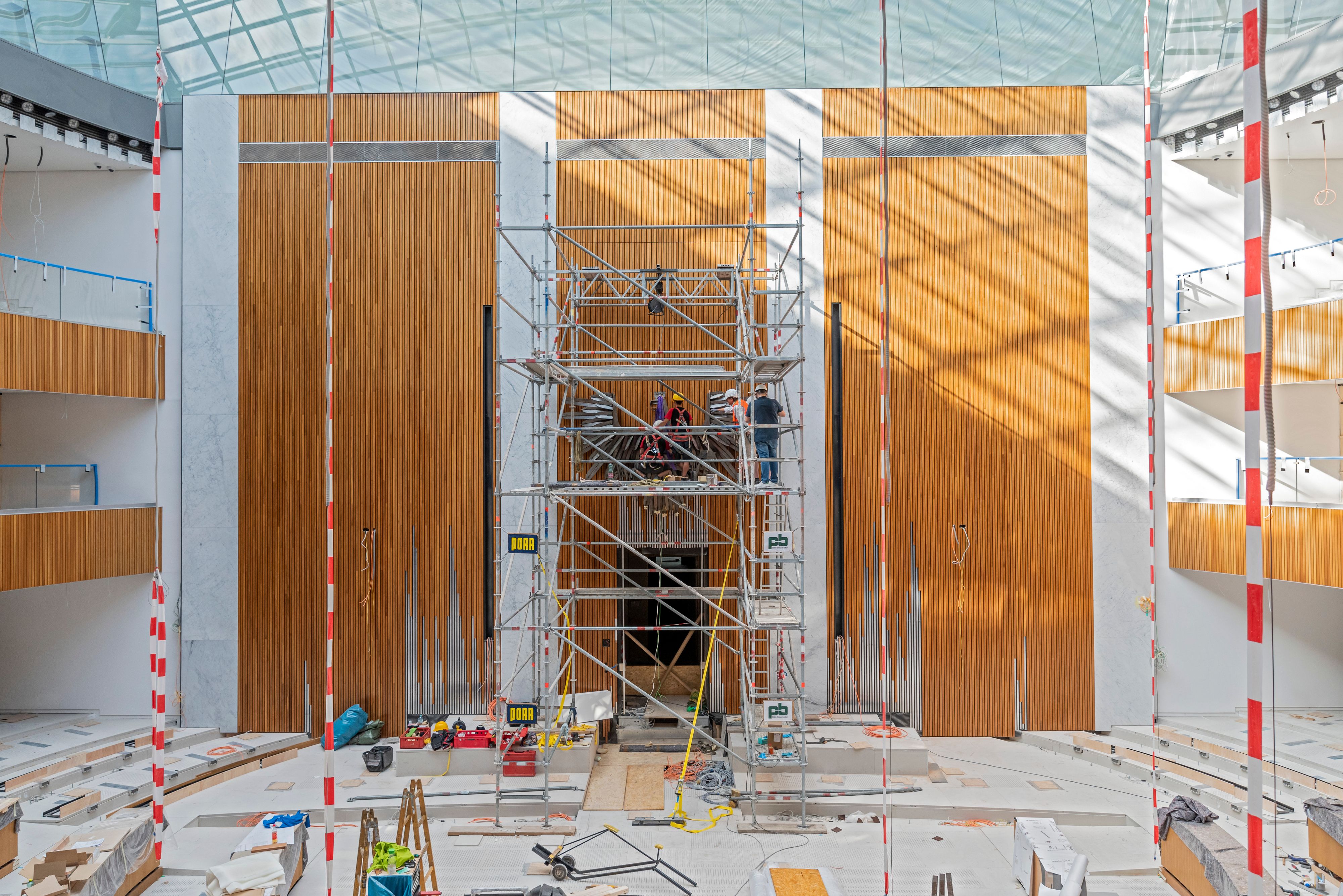 Montage des Adlerkopfteiles