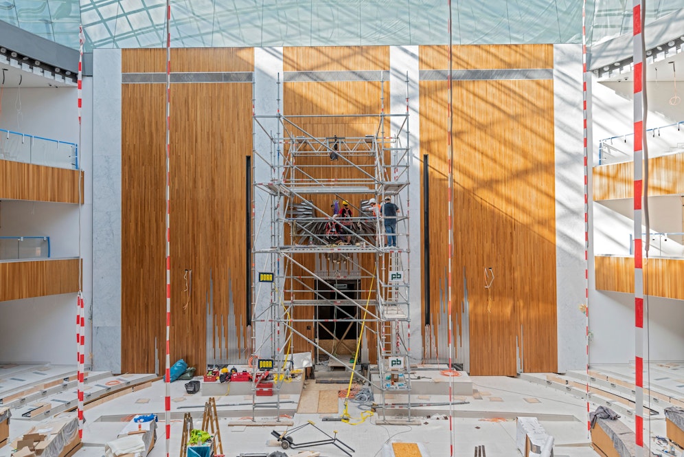 Montage des Adlerkopfteiles