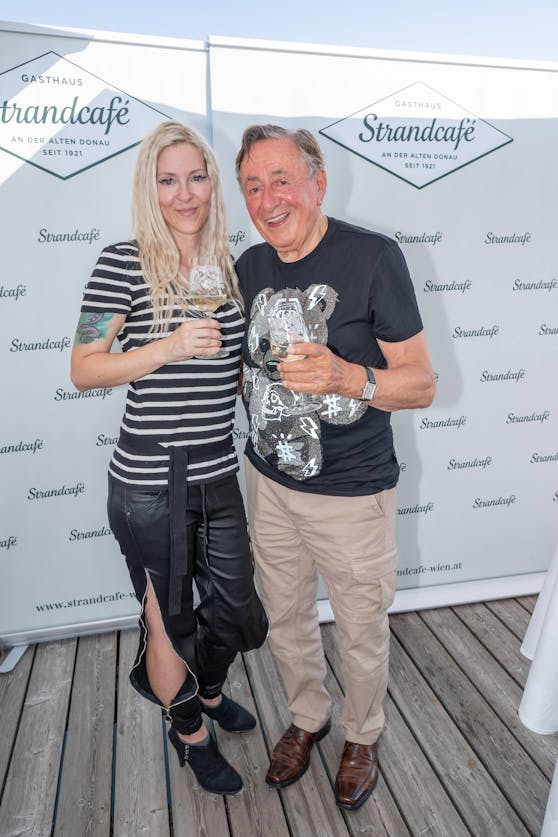 Richard Lugner und sein "Bienchen" wollen nicht in wilder Ehe leben.