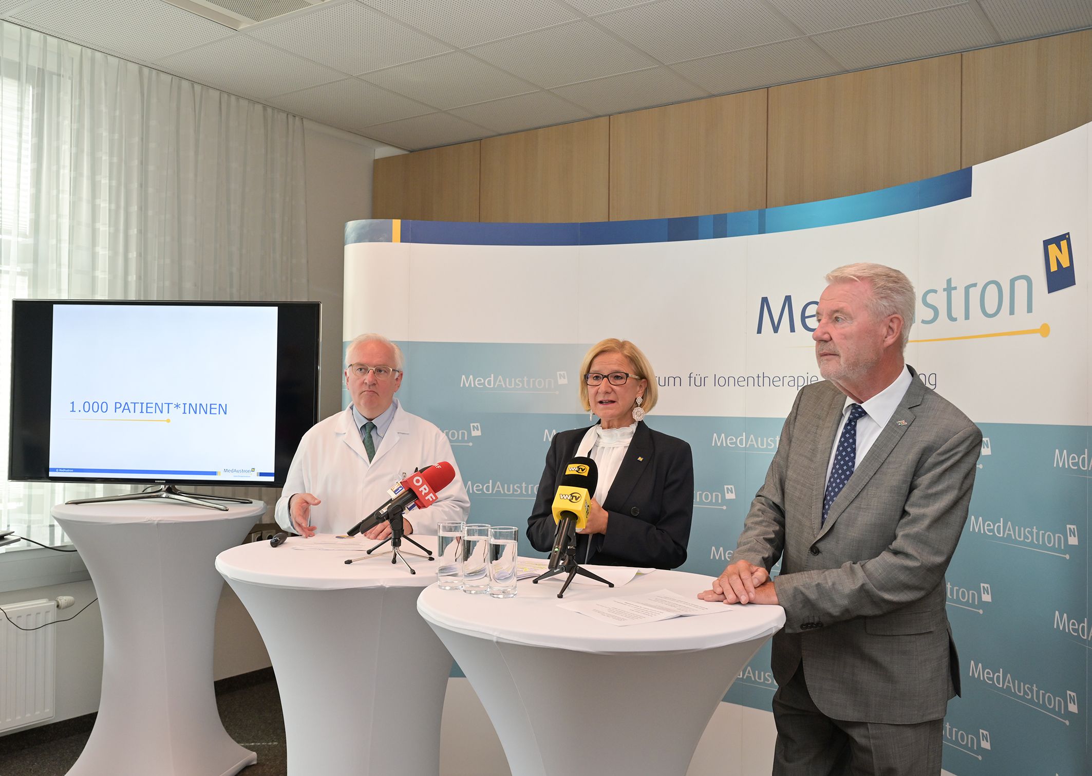 Prof. Dr. Eugen B. Hug (Ärztlicher Direktor MedAustron), Landeshauptfrau Johanna Mikl-Leitner und Aufsichtsratsvorsitzender und Bürgermeister Klaus Schneeberger