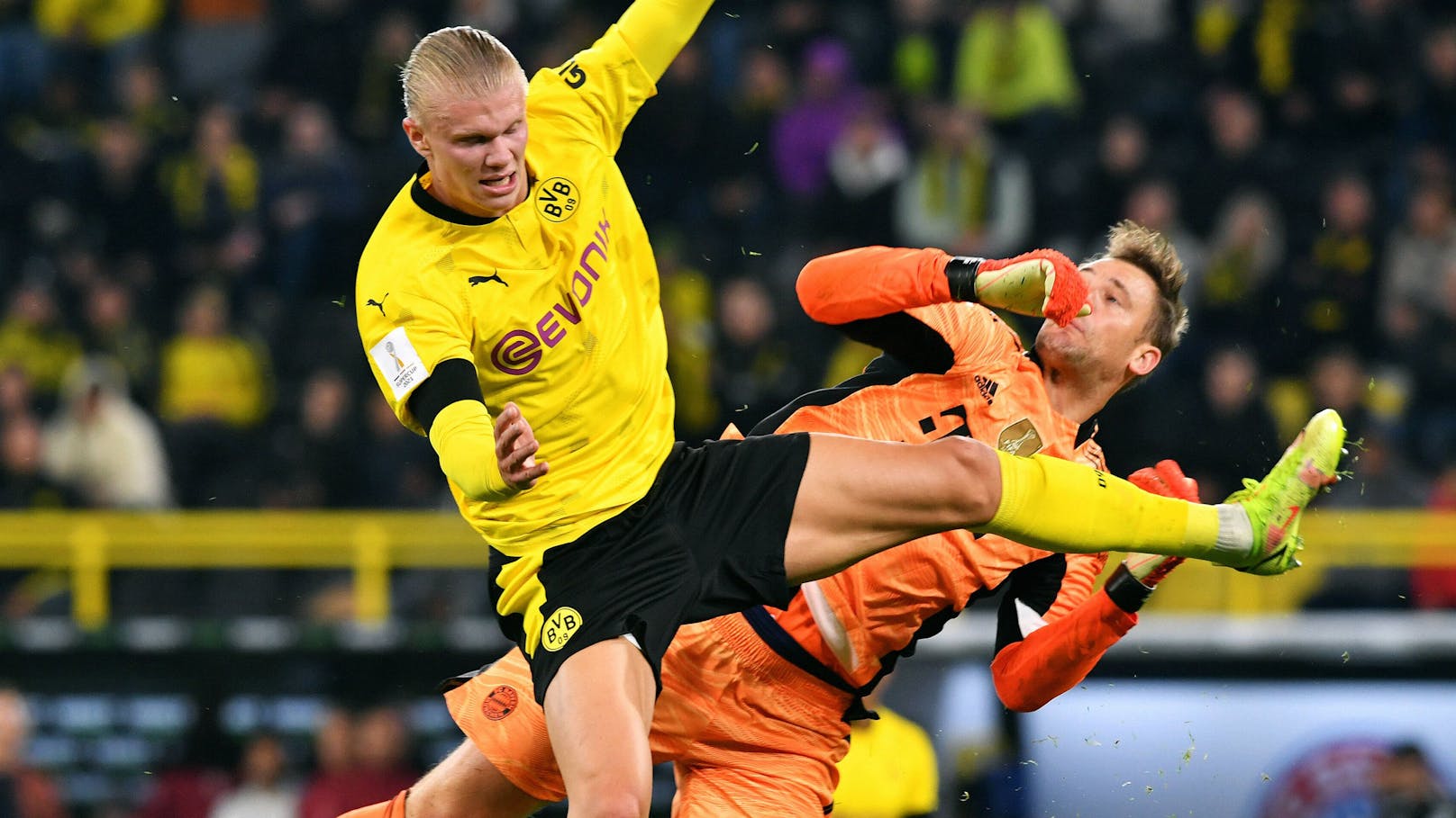 Beim Zusammenprall mit Erling Haaland zog sich Manuel Neuer eine Blessur zu.