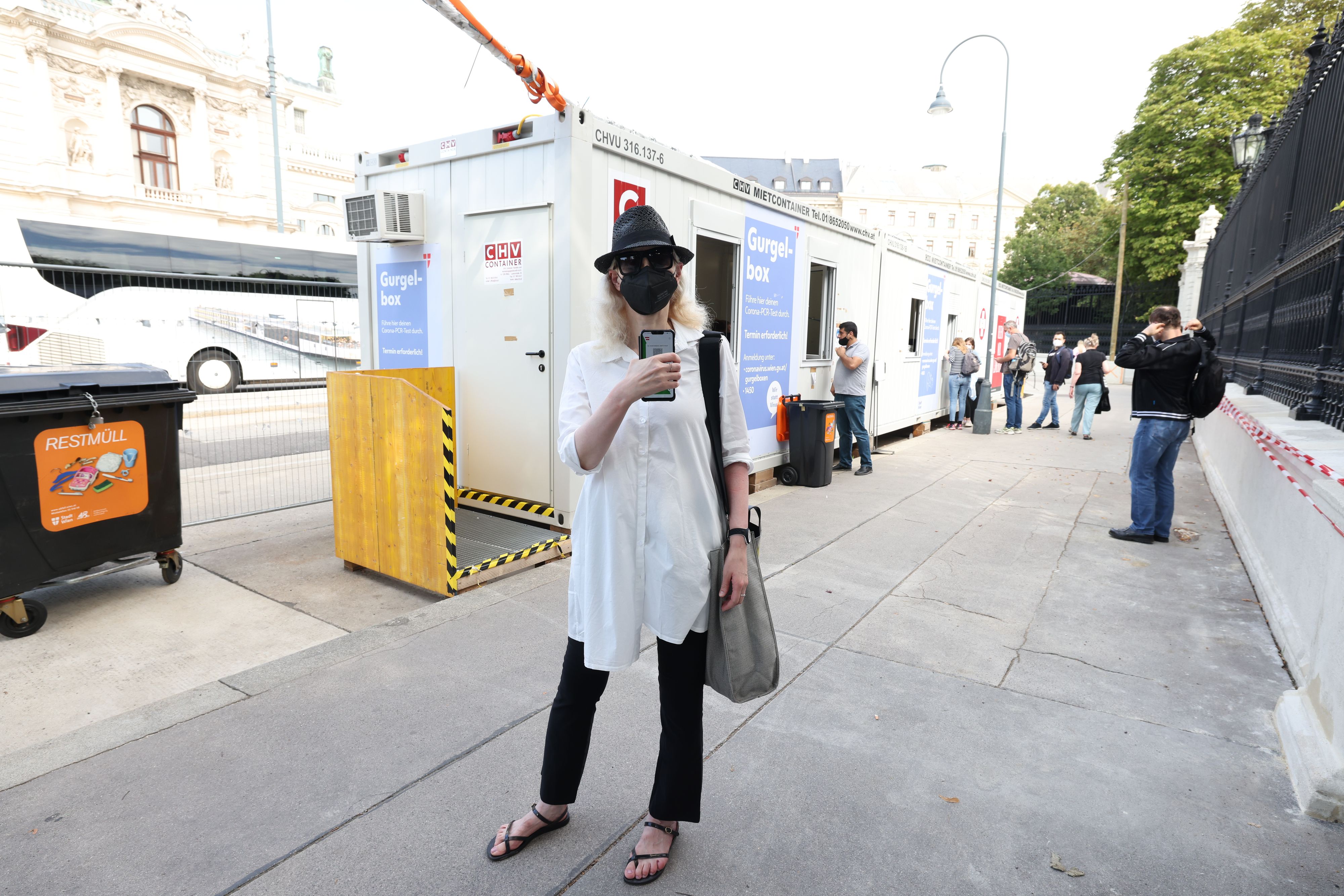 Nach einer extremen Impfreaktion hat Maria L. Angst vorm zweiten Stich.