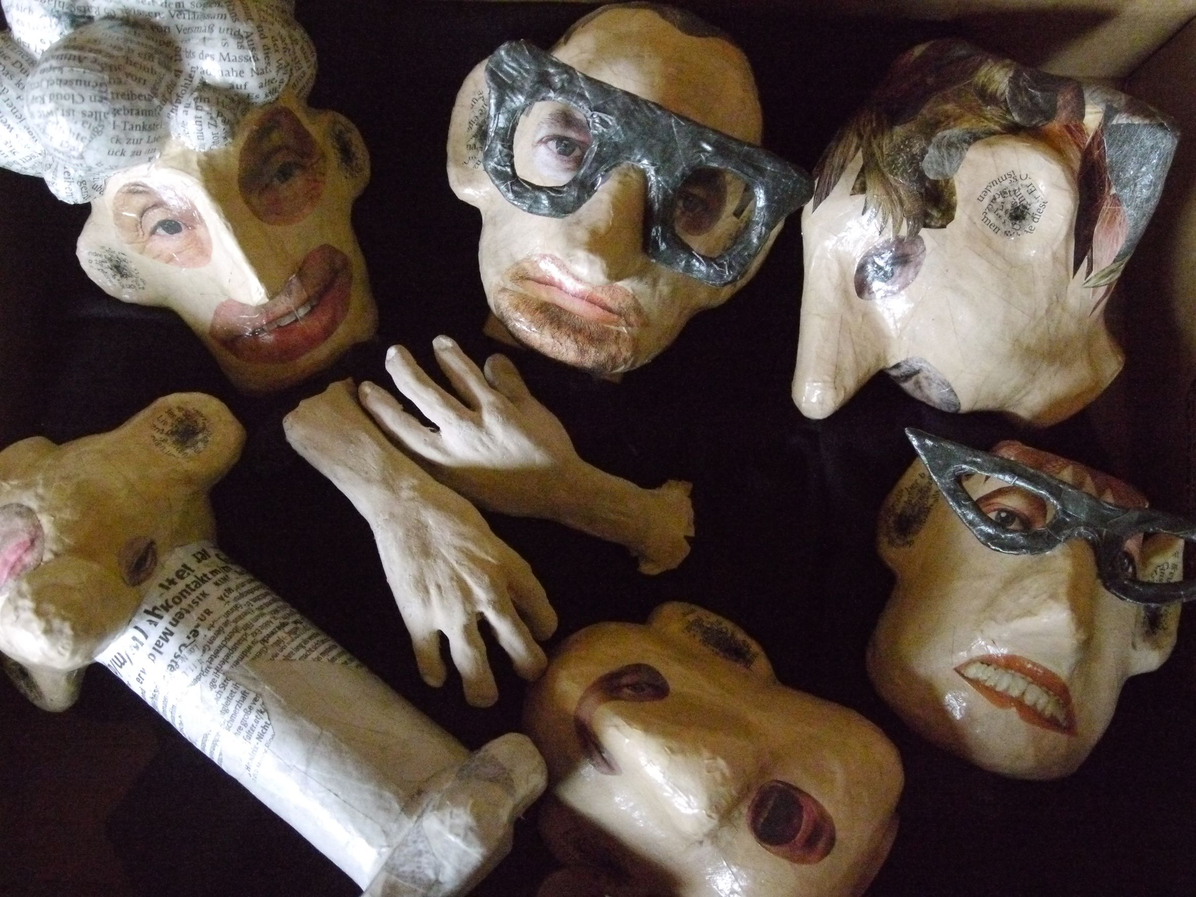 "Jedermann" als Schauspiel und Puppenspiel im Welser Burggarten