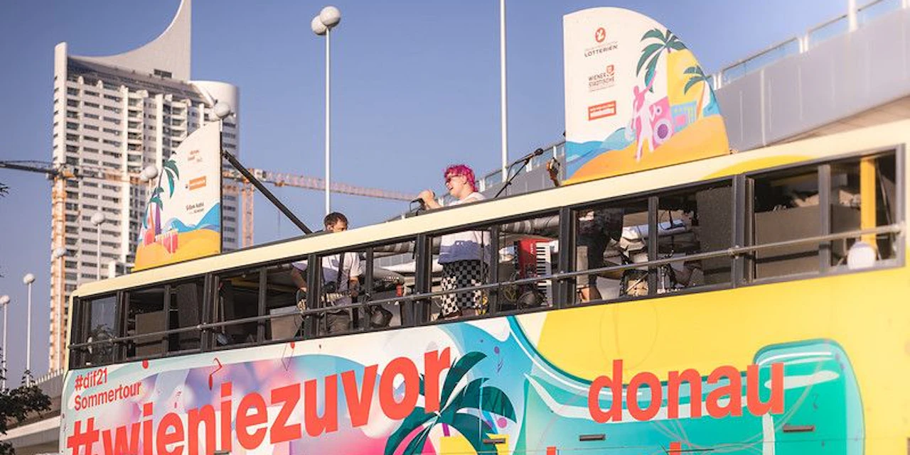 DIF: Amy Wald und Tina Naderer rocken den Tourbus - Vimarsana News