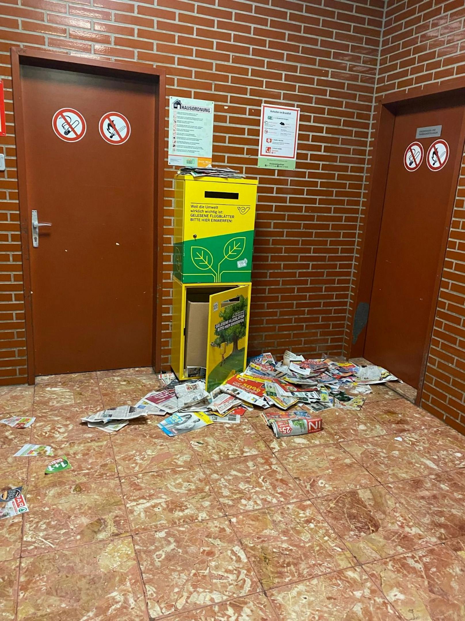 Mieter ärgern sich über Müllberge im Dr.-Franz-Koch-Hof (Wien-Floridsdorf)