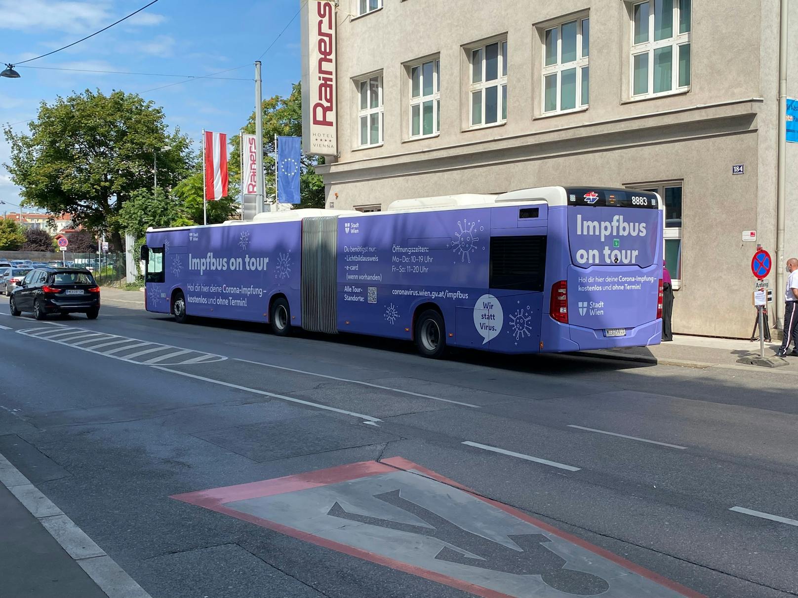 Nach der Impf-Station im Stephansdom steuert jetzt auch ein Impf-Bus der Stadt Wien in den kommenden Wochen Moscheen und Gebetshäuser anderer Glaubensgemeinschaften an.